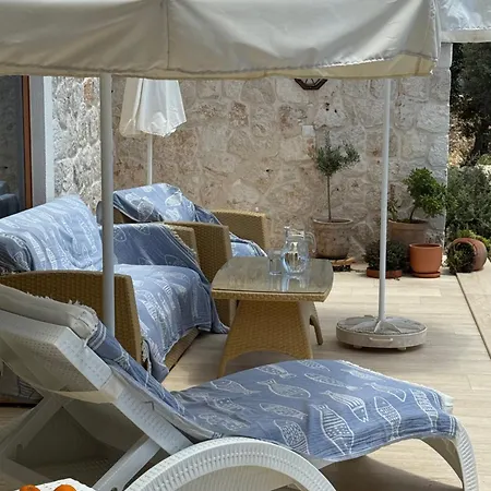 Irmina Вилла Каш